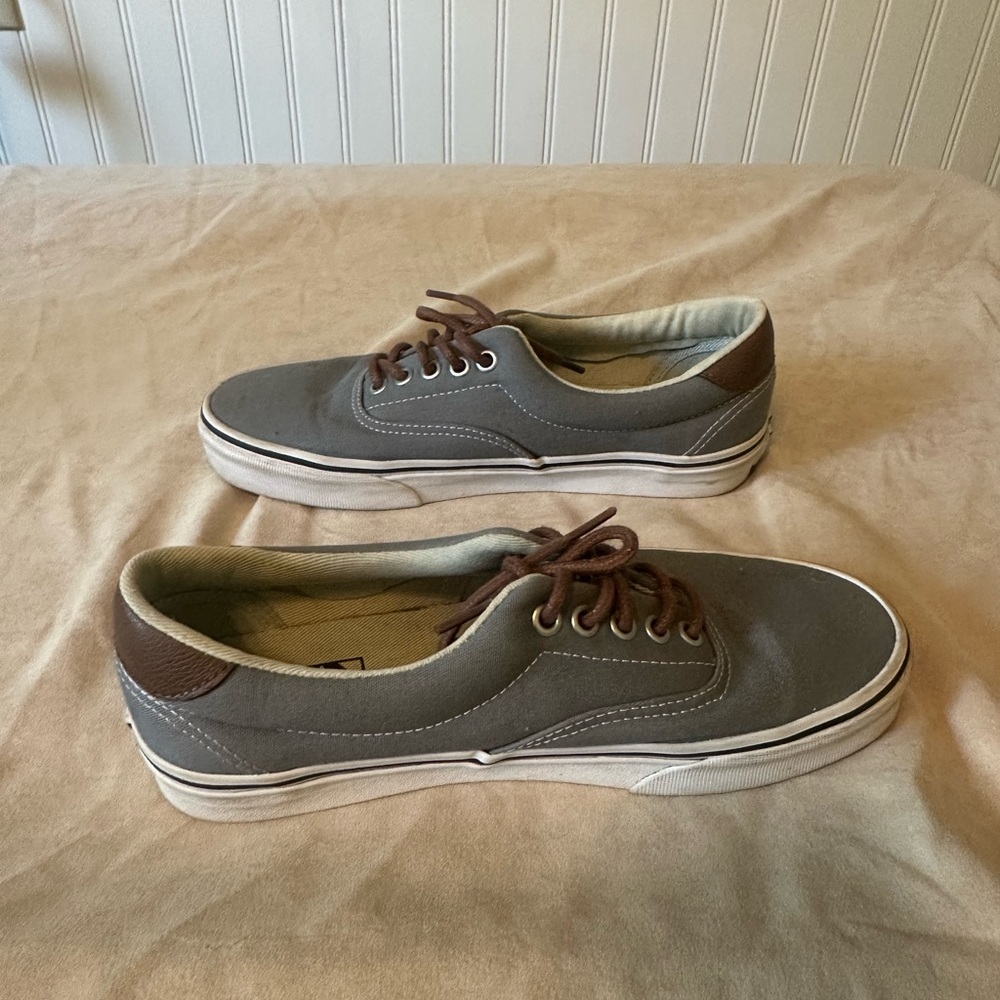 Vans - Picture 5 of 7